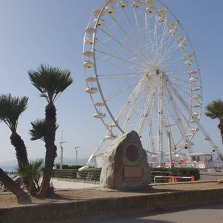T2 Climatise A 5 Minutes A Pied De La Plage Avec Parking, Piscine Et Wifi Fréjus Exterior foto